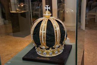 <b>Riqueza real em mostra de joias</b>“><figcaption><b>Riqueza real em mostra de joias</b> / foto: EUGÊNIO GOULART, GILBERTO PRADO E PAULO BARETA</figcaption></figure> <figure><img fetchpriority=