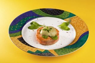 Salmão com maionese ao manjericão