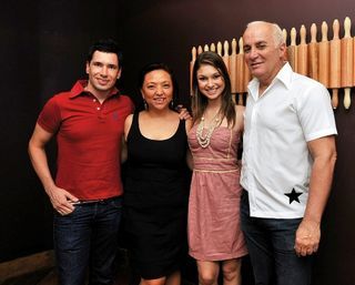<b>Inauguração em SP</b>“><figcaption><b>Inauguração em SP</b> / foto: LORENZO FABRI, MARCELO LIMA, MARGARETE ABUSSAMRA, RONALDO FRANCO, SIDNEY BLOCK, STELLA CAMPOS E WILSON ANDRADE</figcaption></figure>
<figure><img decoding=