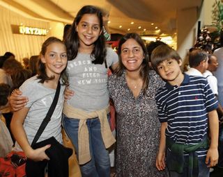 <b>Tempo de Natal</b>“><figcaption><b>Tempo de Natal</b> / foto: ALEX OKUMA, CHRISTIANE ALVES, CLEIBY TREVISAN, FRANCIO HOLANDA, LIVIA CLOZEL E ROSEMARY ARMILIATO</figcaption></figure> <figure><img fetchpriority=