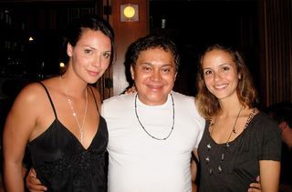 <b>Feliz aniversário</b>“><figcaption><b>Feliz aniversário</b> / foto: GLAYCON MUNIZ, LUCIANA PREZIA, MARCOS MUTI E MIDORI DE LUCA</figcaption></figure> <figure><img loading=