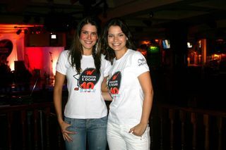 Milena Toscano escurece as madeixas
