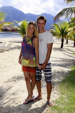 Danielle Winits completa 37 anos!