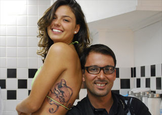 Ísis: tattoo em homenagem ao teatro
