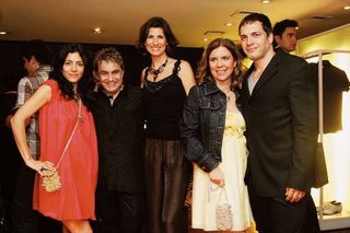 Em sua loja, em São Paulo, Lino Villaventura recebe Marina Person, Jacqueline Dalabona, Astrid Fontenelle e Daniel Boaventura.