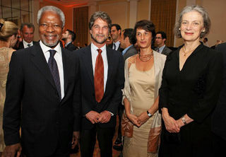 Kofi Annan com D. João de Orleans e Bragança, Beatriz Cardoso e a mulher, Nane.