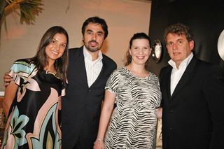<b>Aniversário de 90 anos</b>“><figcaption><b>Aniversário de 90 anos</b> / foto: ANA FUCCIA, ANA PAULA ALBUQUERQUE, CHRISTOPHE HAUSER, FRÂNCIO DE HOLANDA, JUAN GUERRA, MÁRCIA STIVAL, MARINA DEIENO, NICOLA LABATE E WILSON ANDRADE</figcaption></figure> <figure><img fetchpriority=