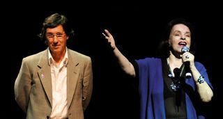 <b>Os Condecorados</b>“><figcaption><b>Os Condecorados</b> / foto: GEORGE MAGARAIA/IMAGENS MAGASAC</figcaption></figure> <figure><img loading=