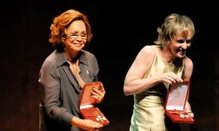 <b>Os Condecorados</b>“><figcaption><b>Os Condecorados</b> / foto: GEORGE MAGARAIA/IMAGENS MAGASAC</figcaption></figure> <figure><img loading=