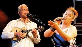 <b>Festa da saideira</b>“><figcaption><b>Festa da saideira</b> / foto: GLADSTONE CAMPOS E MICHELE MIFANO</figcaption></figure> <figure><img fetchpriority=