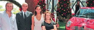 <b>Campanha Natalina</b>“><figcaption><b>Campanha Natalina</b> / foto: GLADSTONE CAMPOS E MICHELE MIFANO</figcaption></figure>
</div>
<p>–</p><input type=