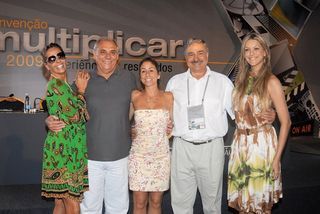 Adriane Galisteu, Marcelo Rezende, Patrícia Maldonado, Johnny e Renata Fan comemoram os bons resultados.
