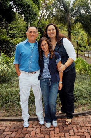 Renato em família: Lívian e Lilian.