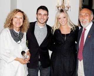 <b>Hair Brasil 2010</b>“><figcaption><b>Hair Brasil 2010</b> / foto: ANA BEATRIZ CHACUR, ANDRÉ PALLUCH, DANIELA FILOMENO, L.R. COMUNICAÇÃO, MARCELA FERNANDES, NOAM – COMUNIDADE SHALOM E RICARDO PRADO</figcaption></figure>
</div>
<p>–</p><input type=