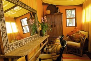 A decoração da Ilha de CARAS – Camarim