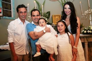 A alegria da família Camargo no batizado de Francisco