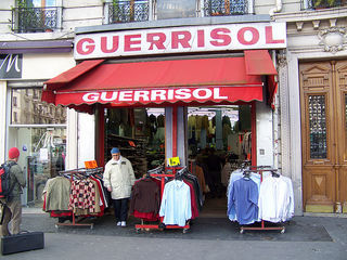 PARIS BY CIBELE: Comércio popular