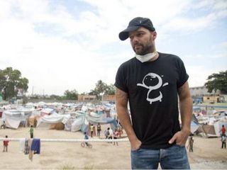Ricky Martin viaja para o Haiti