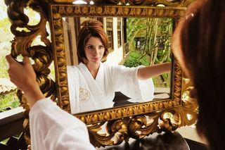Dani Valente reflete a sua seriedade