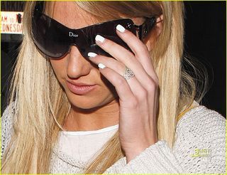 Britney Spears volta a ser loira