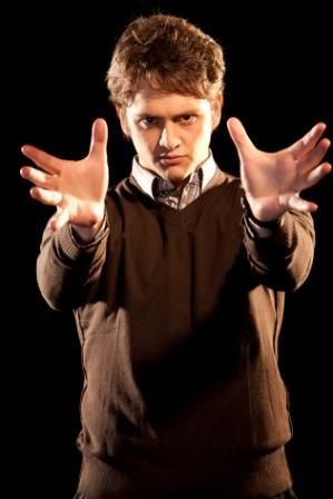 Christopher, ex-RBD, vira mágico em série