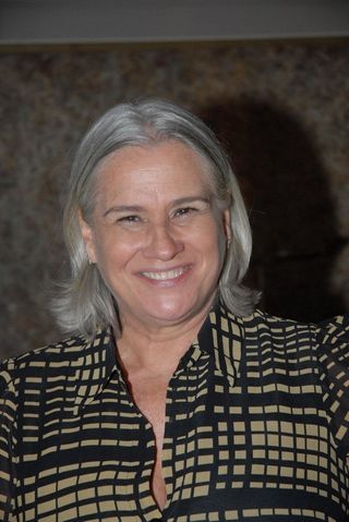 Vera Holtz: ‘Adoro meus cabelos brancos’