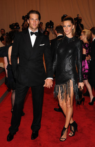 Gisele Bündchen brilha no Baile do MET
