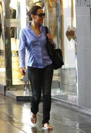 Carolina Ferraz: look relax em shopping