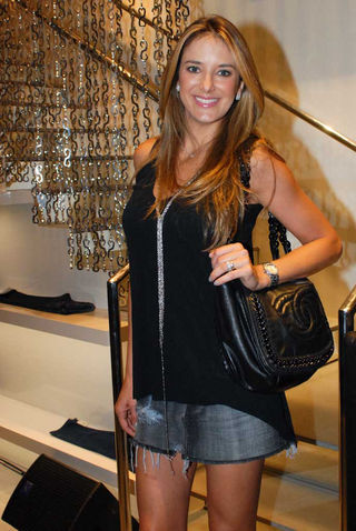 Tici Pinheiro vai a evento de moda em SP