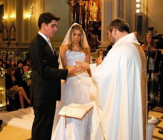 Marcelo Adnet e Dani se casam em SP