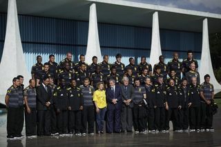 COPA: 1º treino com bola com plateia vip