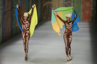 PASSARELA BRASIL: 1º dia Fashion Rio