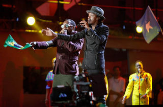 COPA: Will.i.am levanta bandeira do Brasil