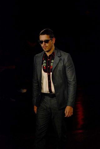Namorado de Cleo Pires desfila no SPFW