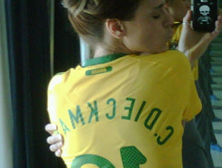 Celebridades vestem a camisa do Brasil