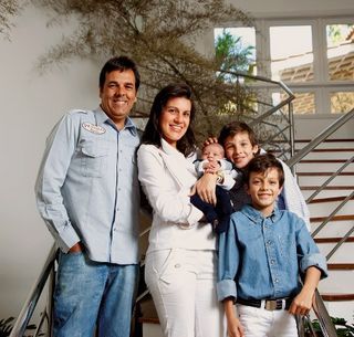 Marco Camargo e seus três meninos