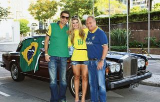 Latino e Mirella na torcida pelo Brasil