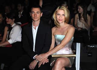 Claire Danes leva seu brilho a Paris