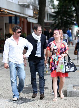 Letícia Spiller usa moda gestante