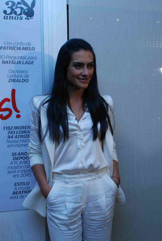 Elegância de Cleo Pires em lançamento