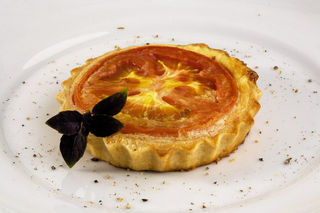 Receita econômica: Quiche de gruyère, bacon e tomate