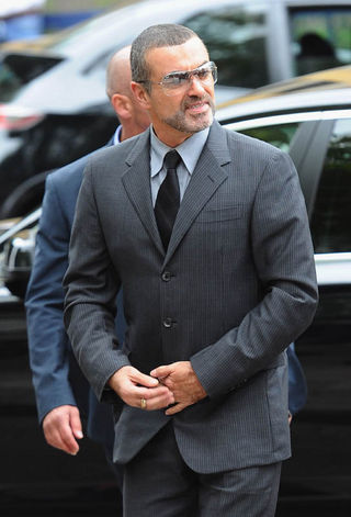 George Michael chega à corte, em Londres