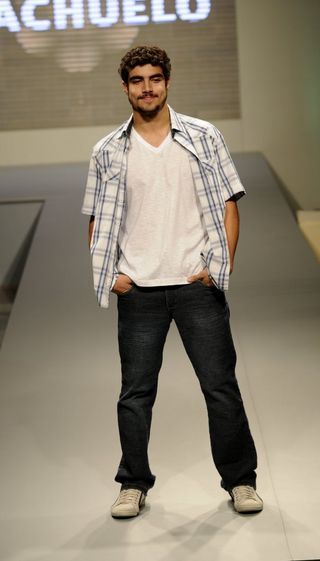 PASSARELA BRASIL: Caio Castro