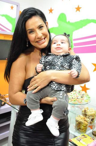 Filha de Scheila na moda da ‘oncinha’