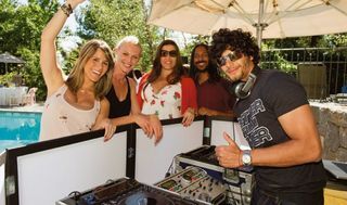DJ Jesus Luz agita vips no Castelo de CARAS