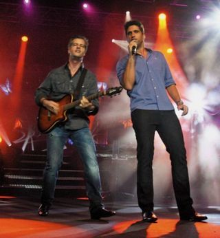 Charme de Victor e Leo