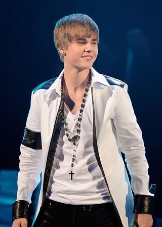 Bieber paga US$ 750 para cortar o cabelo