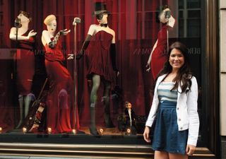 Débora Lyra se diverte na Quinta Avenida