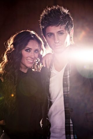 Anahí faz clipe com Renne, da Hevo84