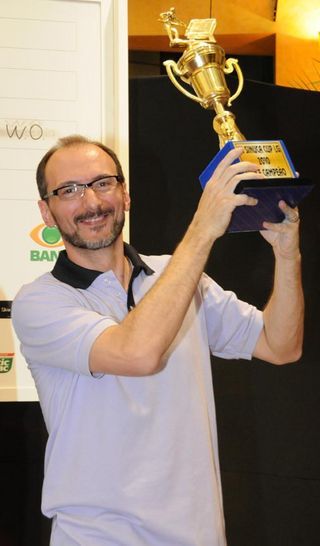 Britto Jr. é vice-campeão de sinuca